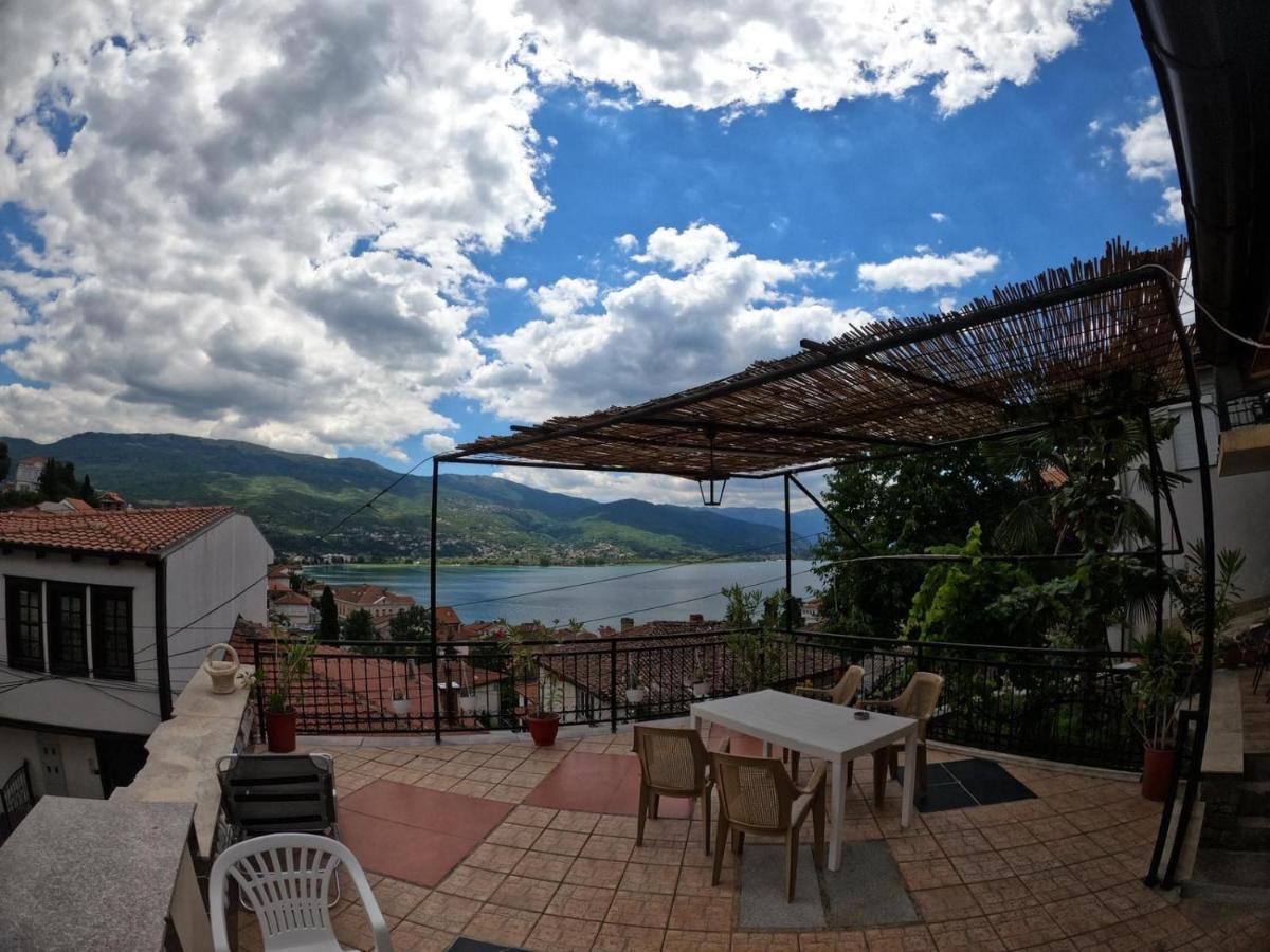 Apartments Veronika Охрид Екстер'єр фото
